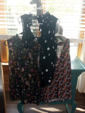 Bundle Of 4 Tops. Loft And Ann Taylor